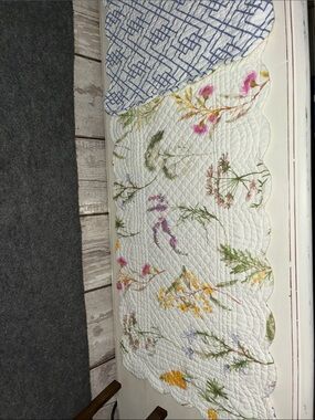 Source Unknown White Quilted Runner with Multicolor Floral Print